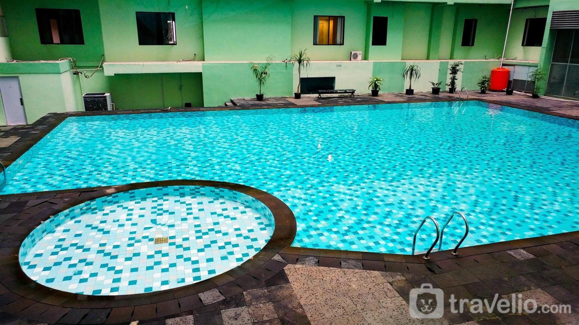 Comfort At Menteng Square By Travelio * Jakarta